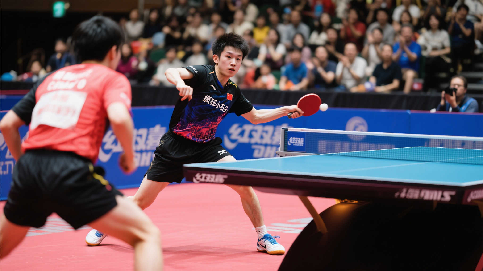 石破天惊!林诗栋正反手攻防转换,多回合激战力克皮切福德! 石破天惊!林诗栋正反手攻防转换,多回合激战力克皮切福德!