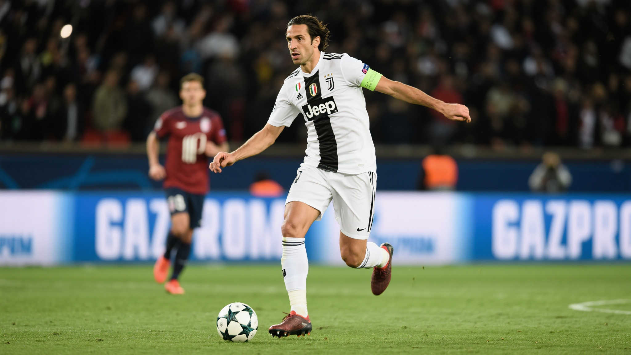 劳塔罗:欧冠决赛失利方式让人费解,齐沃感叹 齐沃事后分析指出:“一个好的团队不仅需要精英领袖,